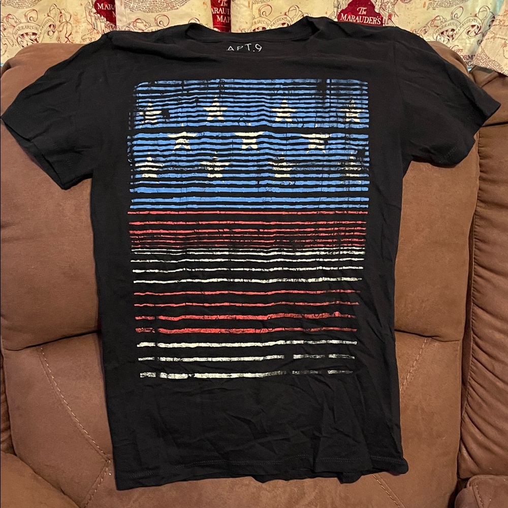 Apt. 9 Men's Black Tee with Striped Graphic